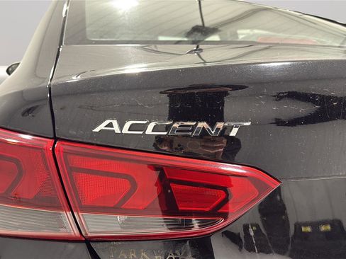 Used 2019 Hyundai Accent SEL FWD image 29