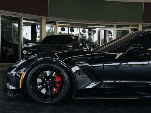 Used 2016 Chevrolet Corvette Z06 w/ 2LZ Preferred Equipment Group RWD image 14