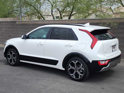 Used 2023 Kia Niro EX Touring FWD image 6