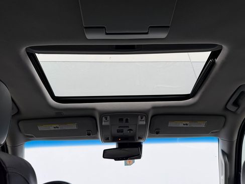 Used 2017 GMC Yukon XL Denali w/ Open Road Package image 22