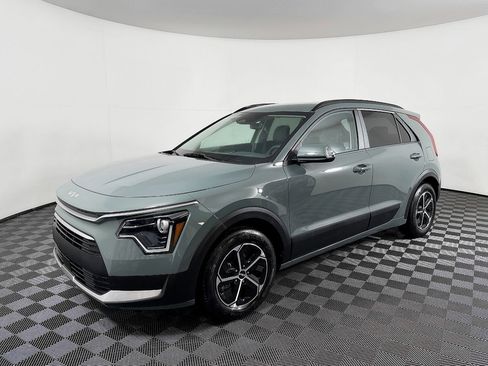 Used 2024 Kia Niro EX image 2