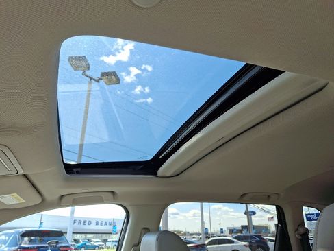 Used 2025 Honda CR-V EX-L image 17