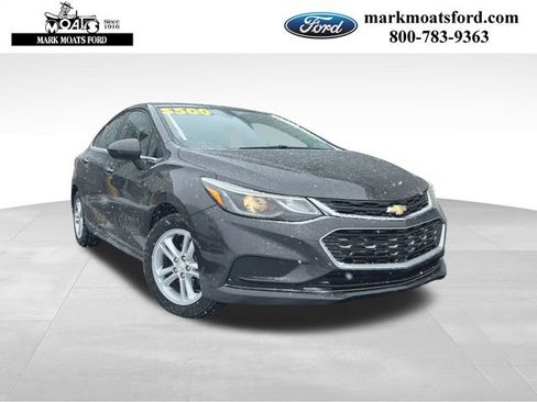 Used 2017 Chevrolet Cruze LT w/ Convenience Package image 1