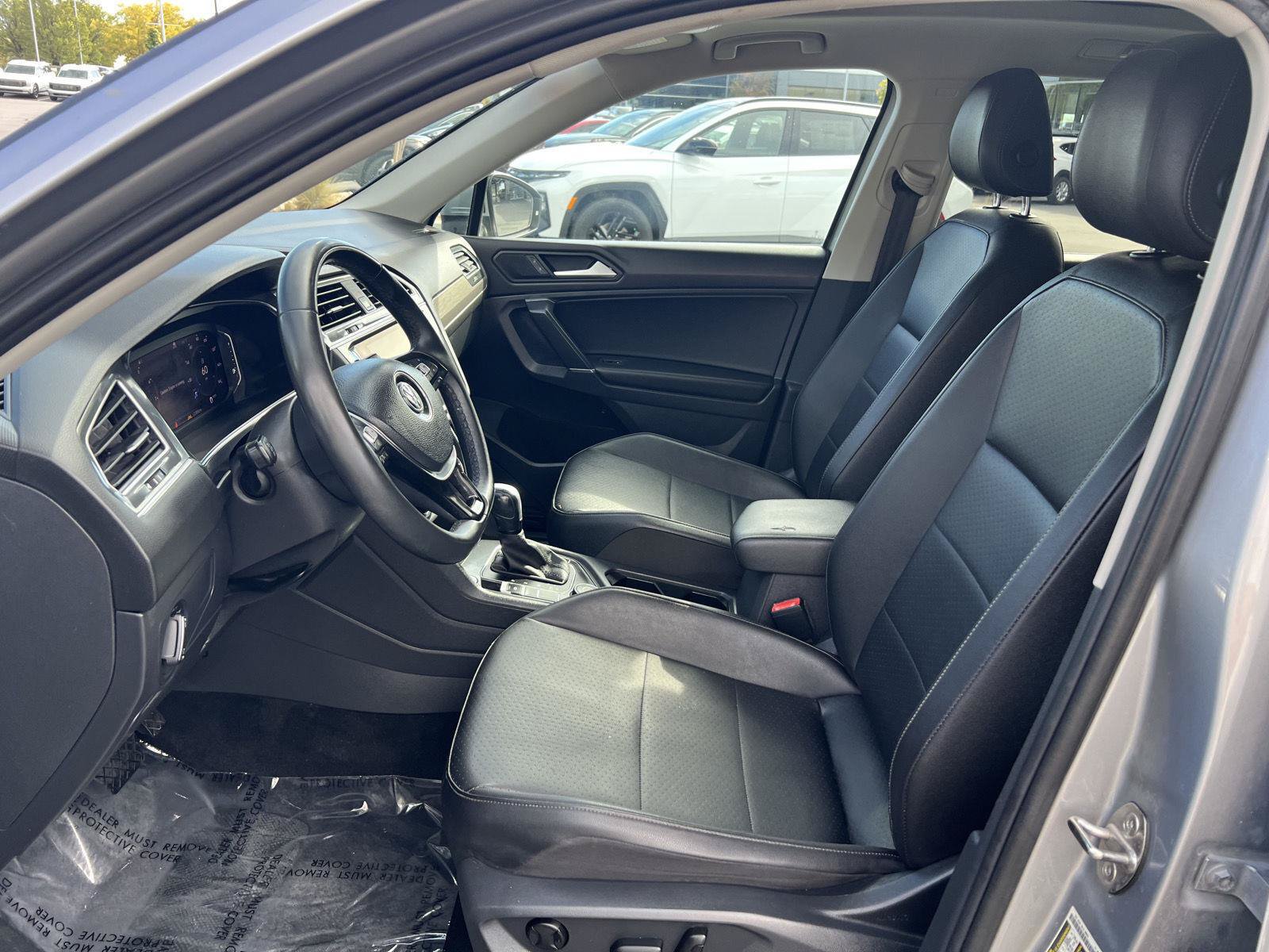 Used 2020 Volkswagen Tiguan SEL w/ 3rd Row Seat Package AWD/4WD image 26