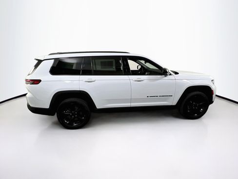 Used 2023 Jeep Grand Cherokee L Laredo AWD/4WD image 4
