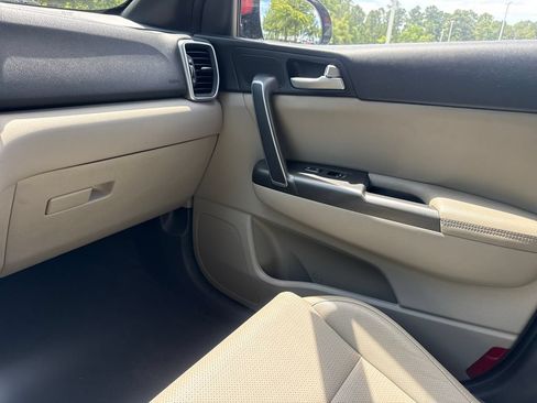 Used 2020 Kia Sportage S w/ S FWD Sunroof Package image 17