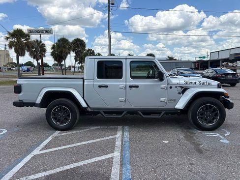 Used 2022 Jeep Gladiator Overland w/ Popular Equipment Package AWD/4WD image 2