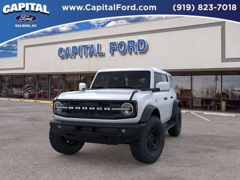 New 2026 Ford Bronco Outer Banks w/ Sasquatch Package AWD/4WD image 2