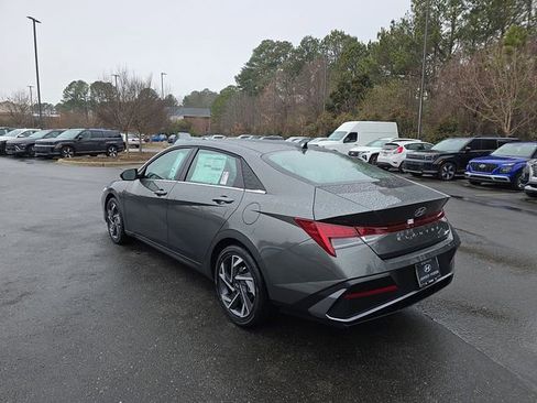 New 2026 Hyundai Elantra Limited FWD image 16