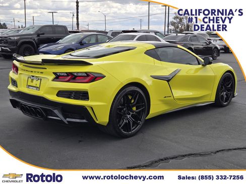 Used 2023 Chevrolet Corvette Z06 w/ Stealth Interior Trim Package RWD image 7