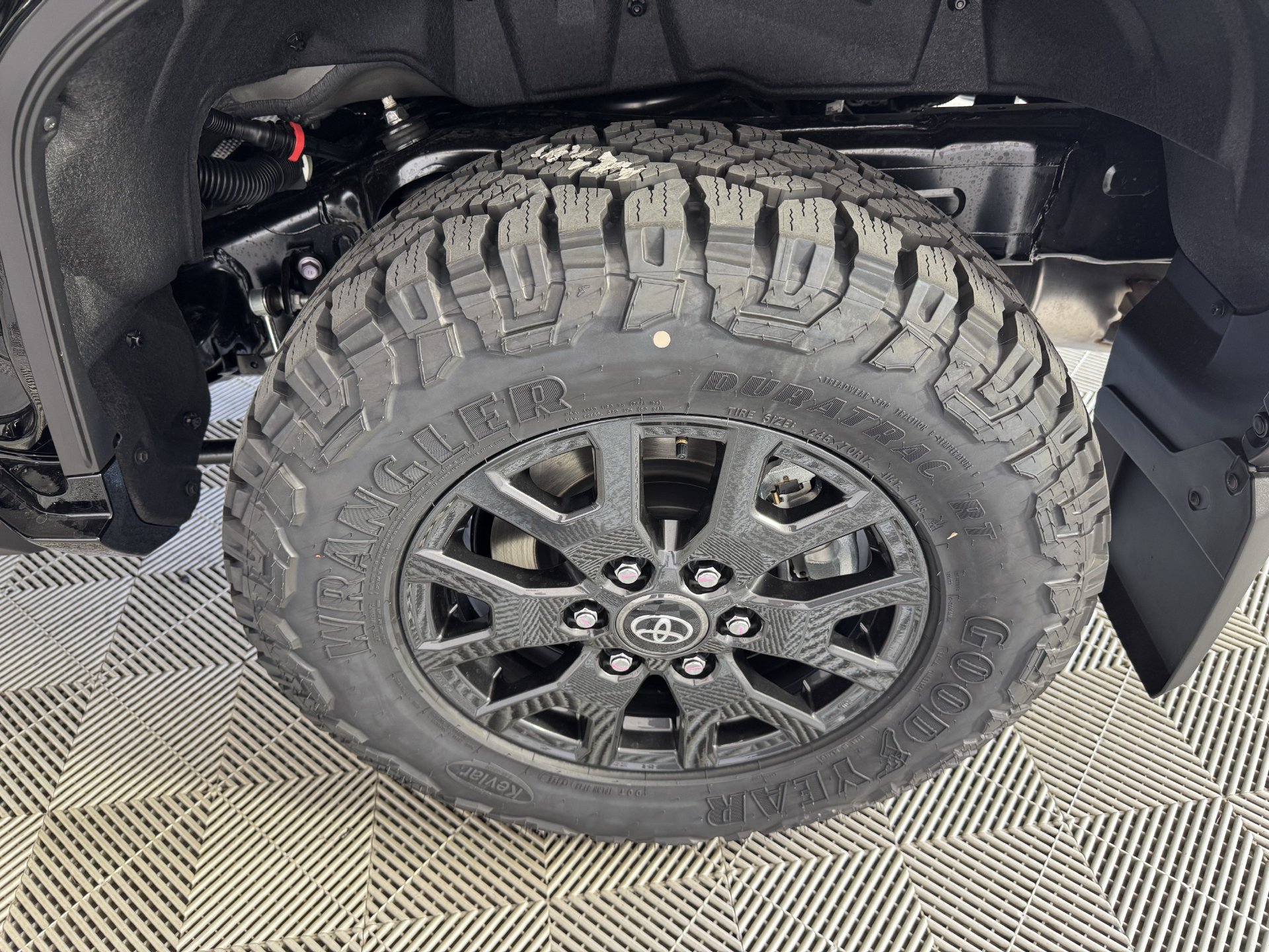 New 2026 Toyota 4Runner SR5 AWD/4WD image 15