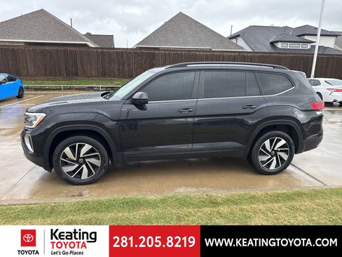 Used 2025 Volkswagen Atlas SE image 4