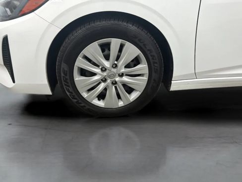 Used 2024 Nissan Sentra S FWD image 29