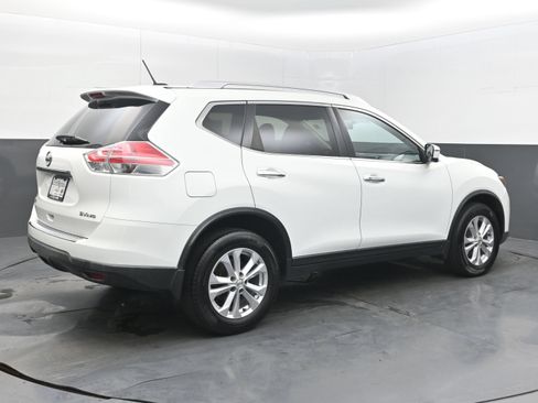 Used 2016 Nissan Rogue SV w/ SV Premium Package AWD/4WD image 9