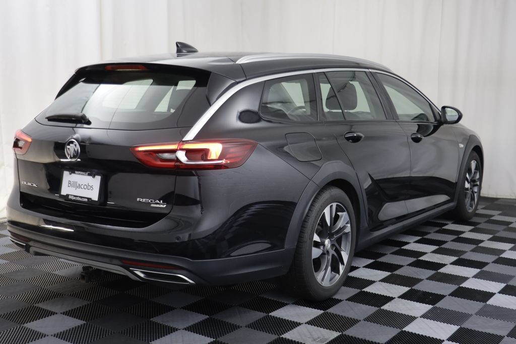 Used 2018 Buick Regal Essence w/ Driver Confidence Package #1 AWD/4WD image 16