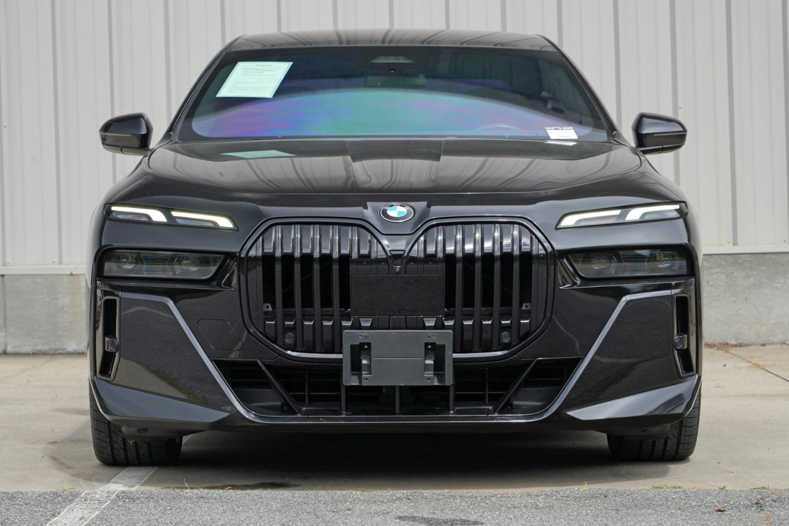 Used 2023 BMW 740i w/ Parking Assistance Package RWD image 7