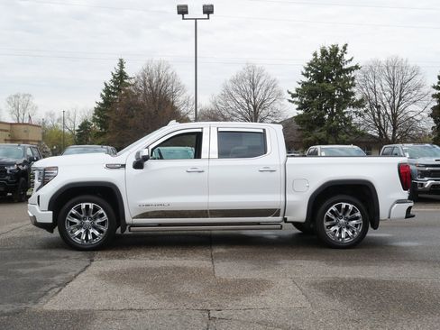 Used 2024 GMC Sierra 1500 Denali AWD/4WD image 4