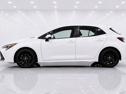 Used 2024 Toyota Corolla XSE FWD image 2