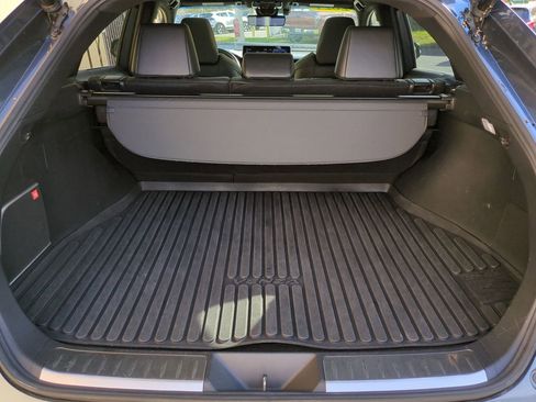 Used 2021 Toyota Venza Limited w/ Advanced Technology Package image 13