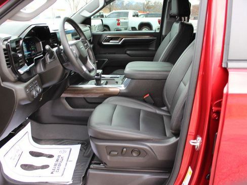 Used 2024 Chevrolet Silverado 1500 RST image 5