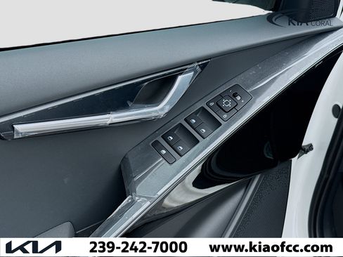 New 2026 Kia Niro Wind image 22