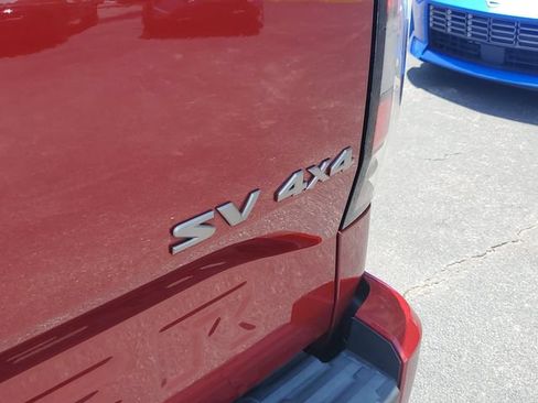 Used 2022 Nissan Frontier SV AWD/4WD image 6