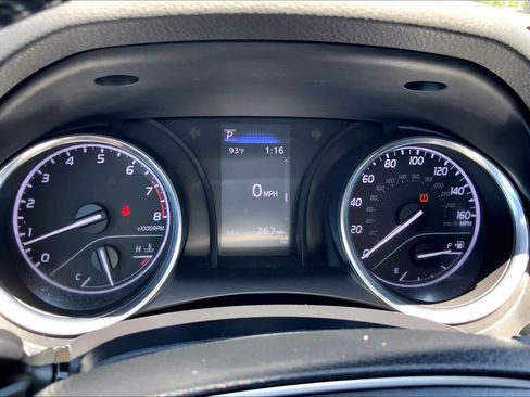 Used 2020 Toyota Camry SE FWD image 25