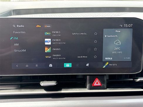 Used 2025 Kia Carnival FWD image 16