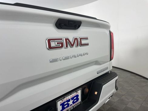 Used 2025 GMC Sierra 1500 Elevation image 32