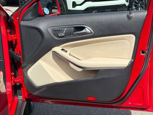 Used 2018 Mercedes-Benz GLA 250 image 28