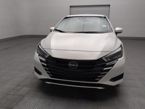 Used 2025 Nissan Versa SV FWD image 15