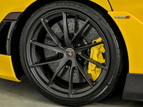 Used 2018 McLaren 720S Performance RWD image 19