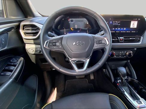 Used 2025 Chevrolet TrailBlazer ACTIV w/ Driver Confidence Package FWD image 6