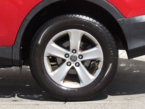Used 2015 Toyota RAV4 XLE FWD image 30