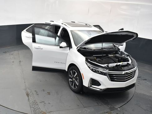 Used 2023 Chevrolet Equinox Premier image 21