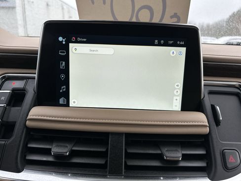 Used 2024 Chevrolet Suburban Premier image 18