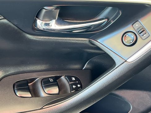 Used 2015 Nissan Altima 2.5 S FWD image 13