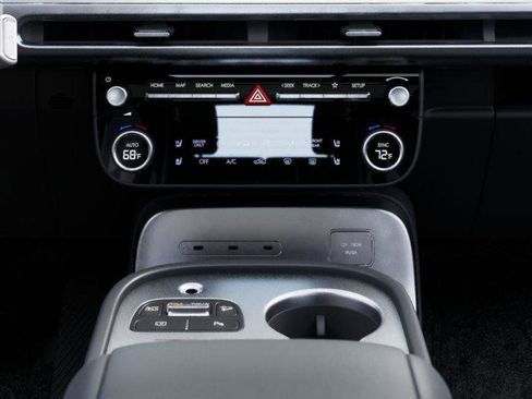 New 2026 Hyundai Ioniq 9 Limited AWD/4WD image 16