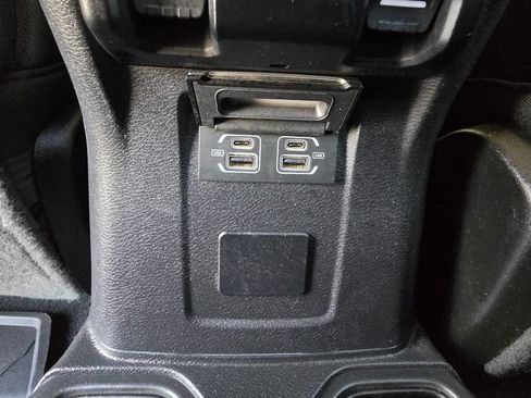 Certified 2022 Jeep Gladiator Rubicon w/ LED Lighting Group AWD/4WD image 23
