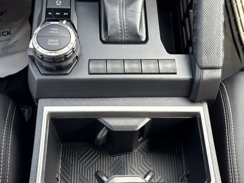 Used 2025 Toyota Tacoma TRD Sport AWD/4WD image 28