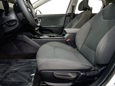 Certified 2025 Kia K4 FWD image 11