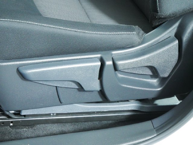 Used 2025 Nissan Sentra SV FWD image 21