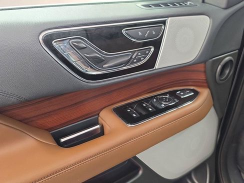 Used 2023 Lincoln Navigator Reserve AWD/4WD image 15