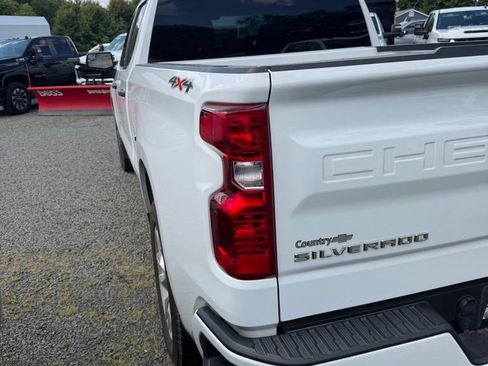 Used 2024 Chevrolet Silverado 1500 Custom AWD/4WD image 5