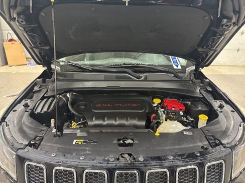 Used 2020 Jeep Compass Latitude w/ Cold Weather Group image 16