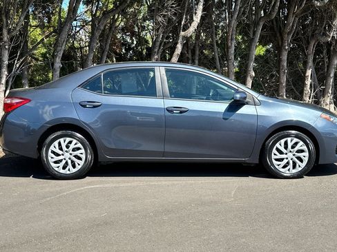 Used 2019 Toyota Corolla LE image 3