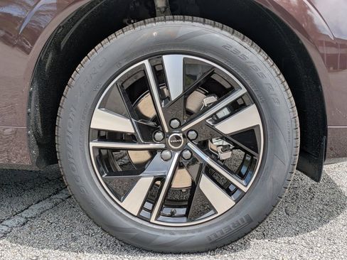 New 2026 Volvo XC60 B5 Core w/ Protection Package Premier image 11