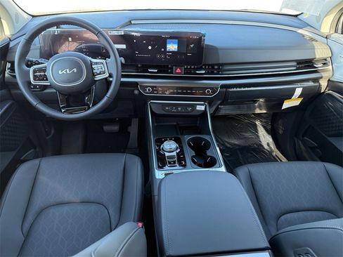 New 2026 Kia Carnival SX image 10