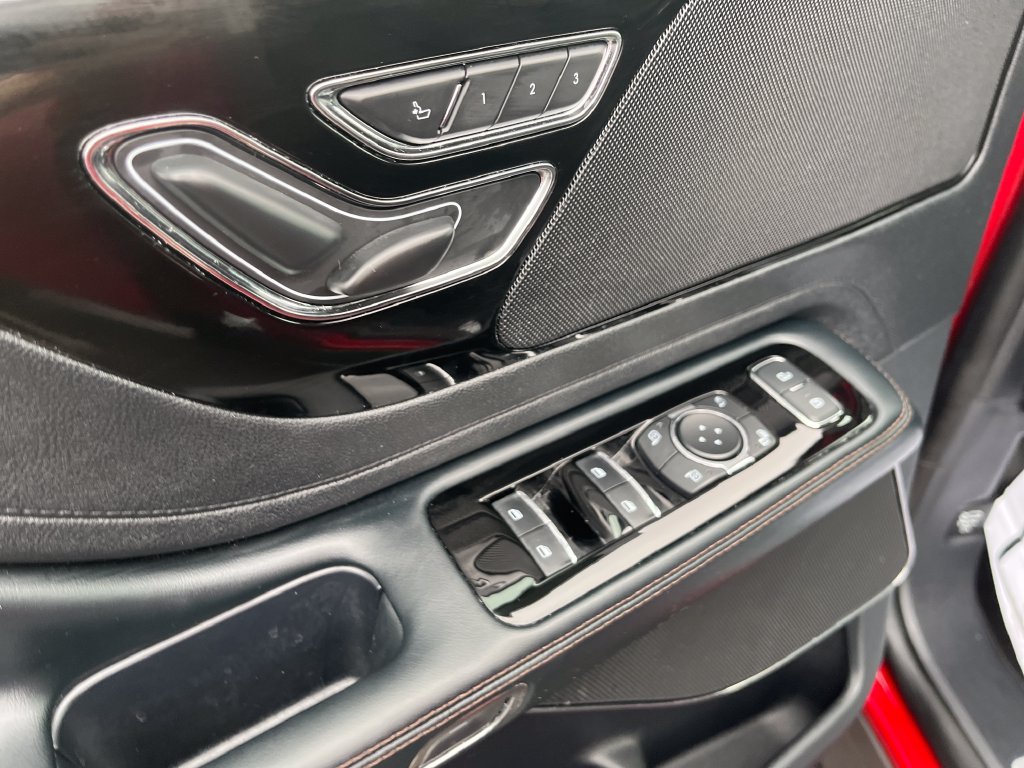 Used 2025 Lincoln Aviator AWD image 10