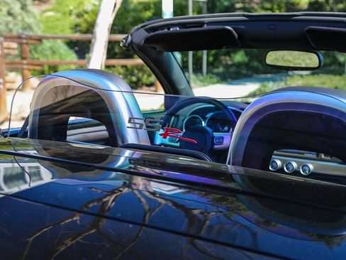 Used 2005 Chevrolet SSR w/ Preferred Equipment Group image 18